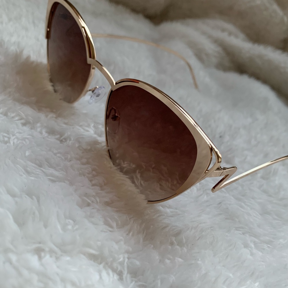 “VERÓNICA SUNGLASSES”